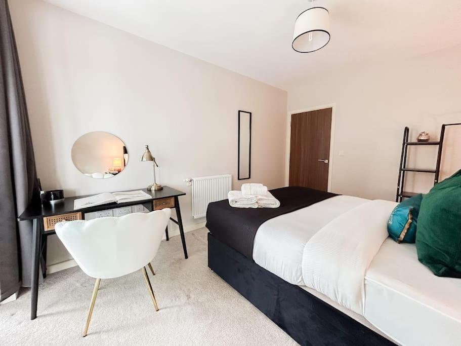 Stylish Urban Sanctuary With Parking Appartement Londen Buitenkant foto