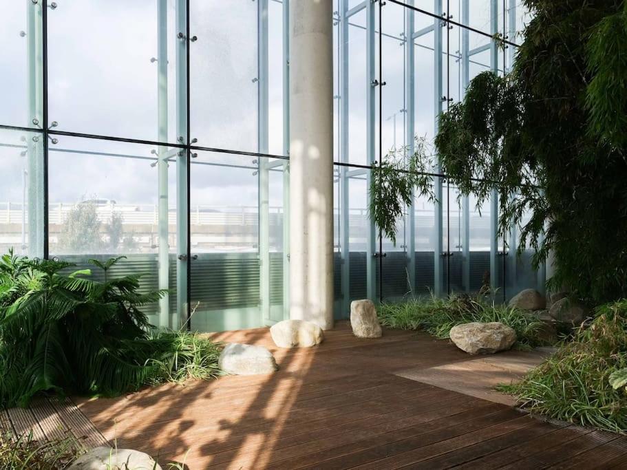 Stylish Urban Sanctuary With Parking Appartement Londen Buitenkant foto
