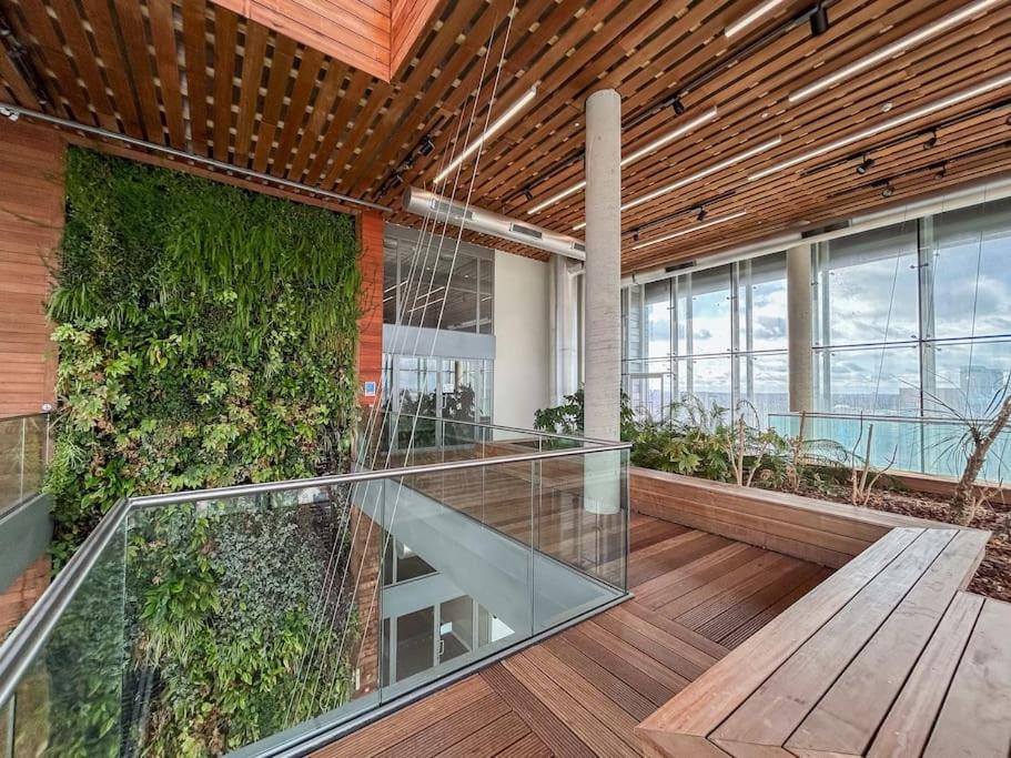 Stylish Urban Sanctuary With Parking Appartement Londen Buitenkant foto